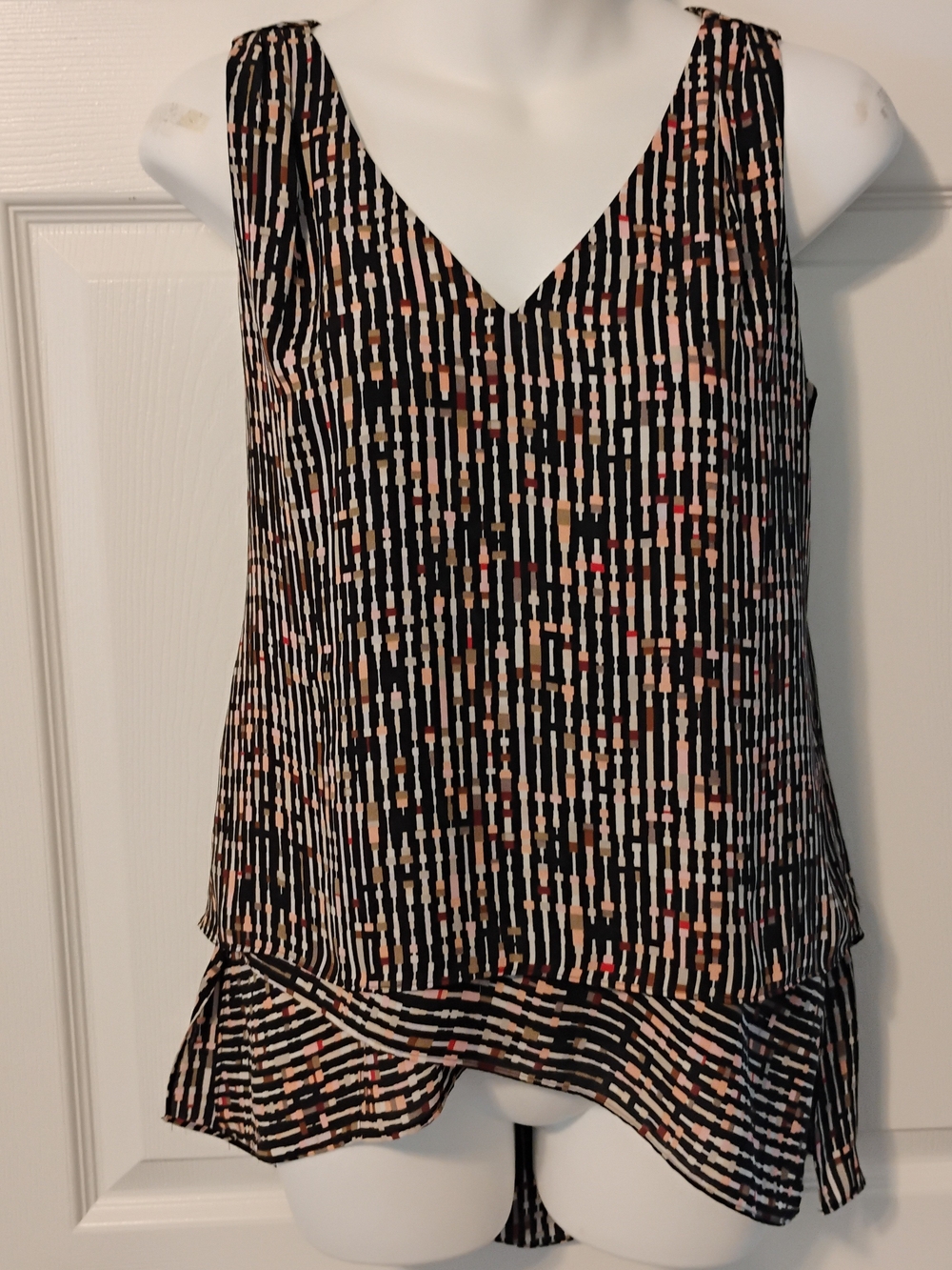 White House Black Market Black V-Neck Patterned Sleeveless Cami